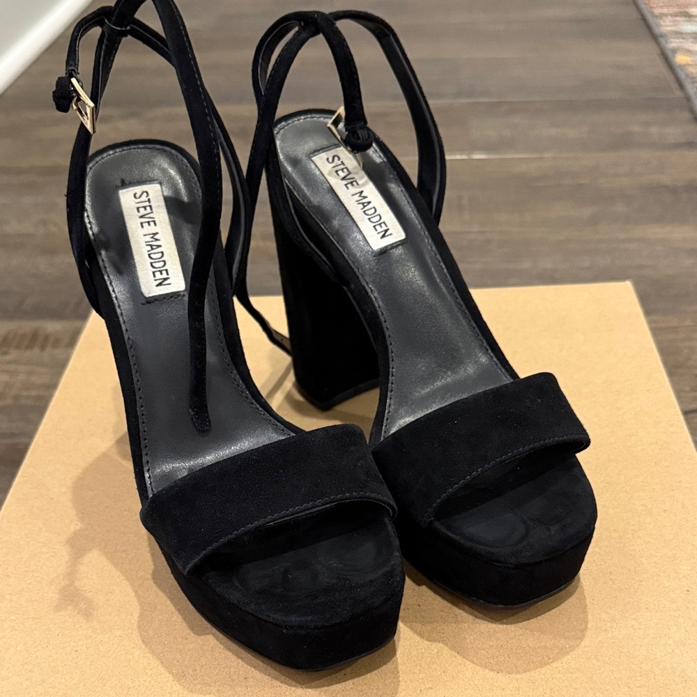 Steve Madden Lessa Black Suede Platform Sandals